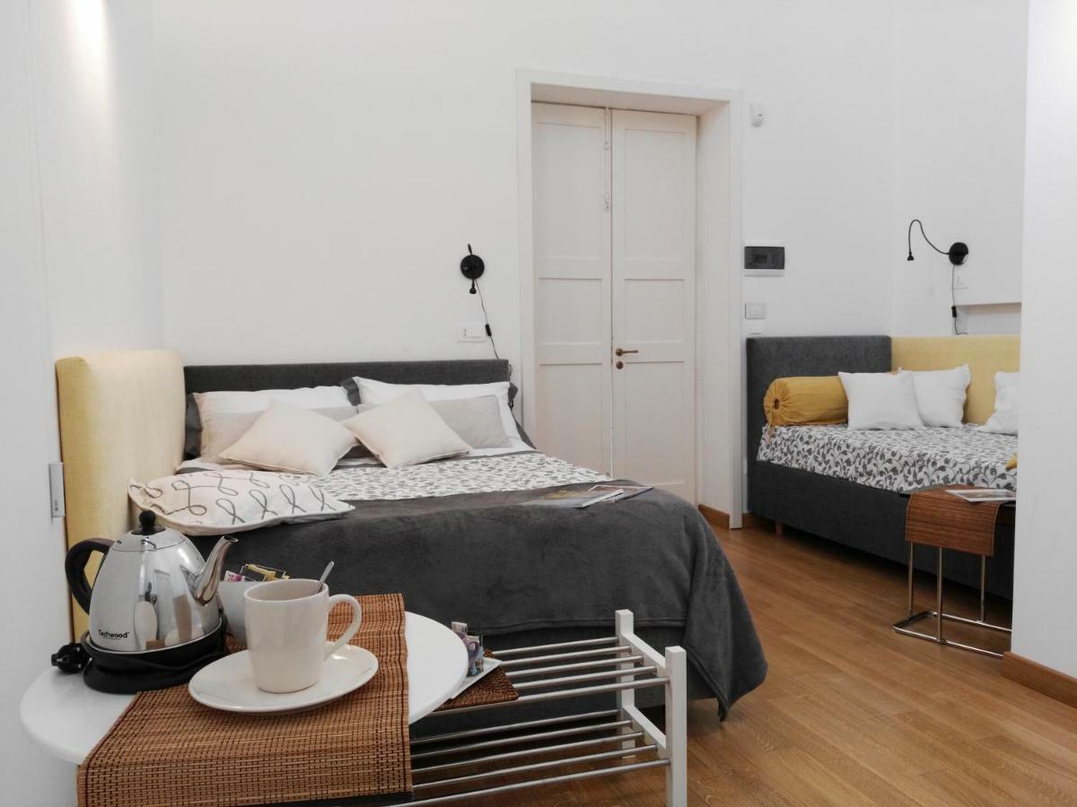 B&B La Casa Gialla Лечче Экстерьер фото