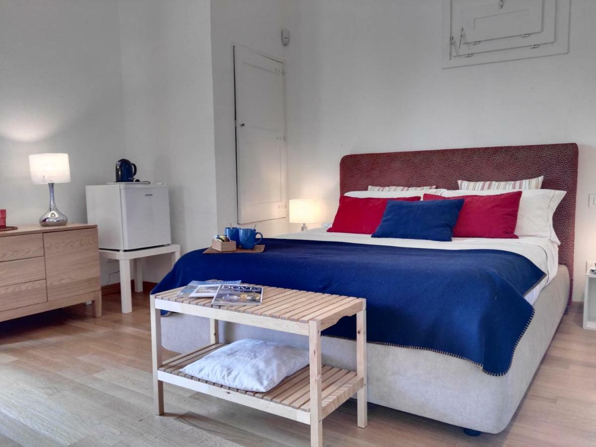 B&B La Casa Gialla Лечче Экстерьер фото
